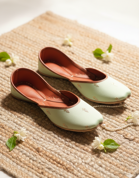 Pista silk zari
