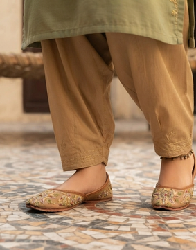 Mukesh Noor ( Beige ) 🤩✨ (MAKE TO ORDER)