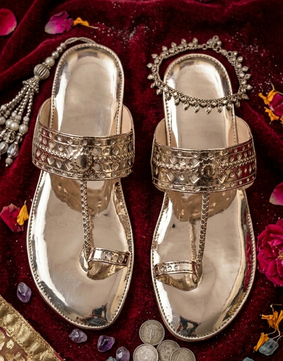 Silver Gleam Kohlapuri